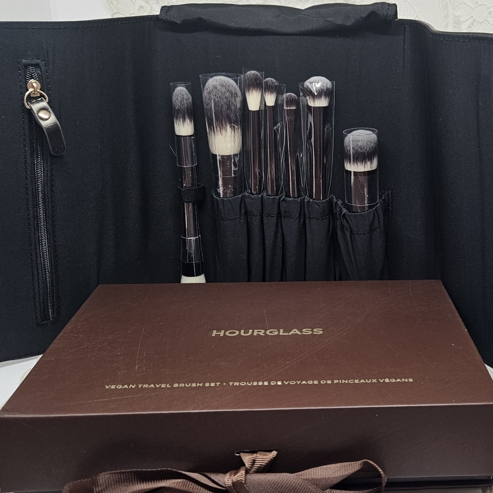 NIB Hourglass Set of 7 Travel Brush Set with Vegan Leather Case - Picture 11 of 13